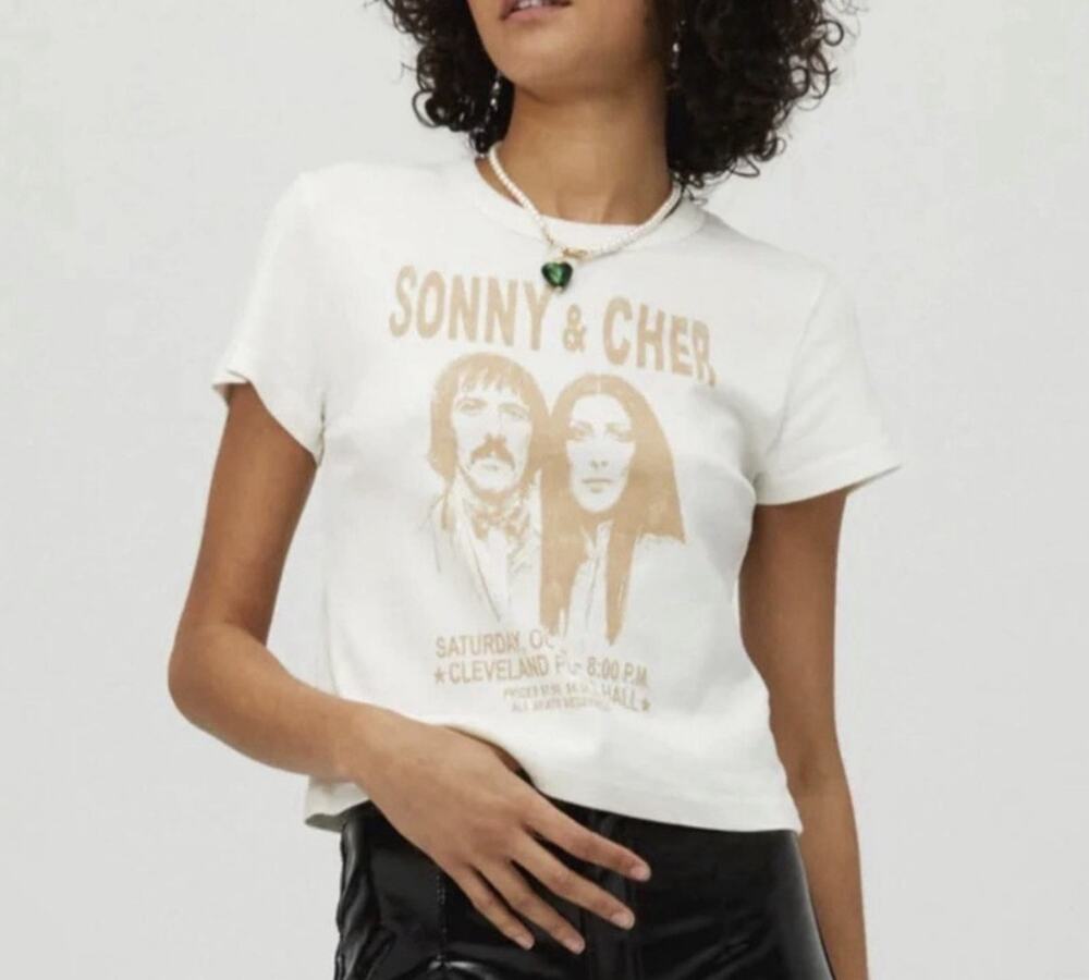 Daydreamer Sonny & Cher Graphic Tee Medium Cropped Boxy Vintage Style Band